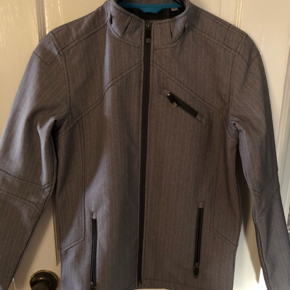 Boys size 10-12 jacket from the Buckle